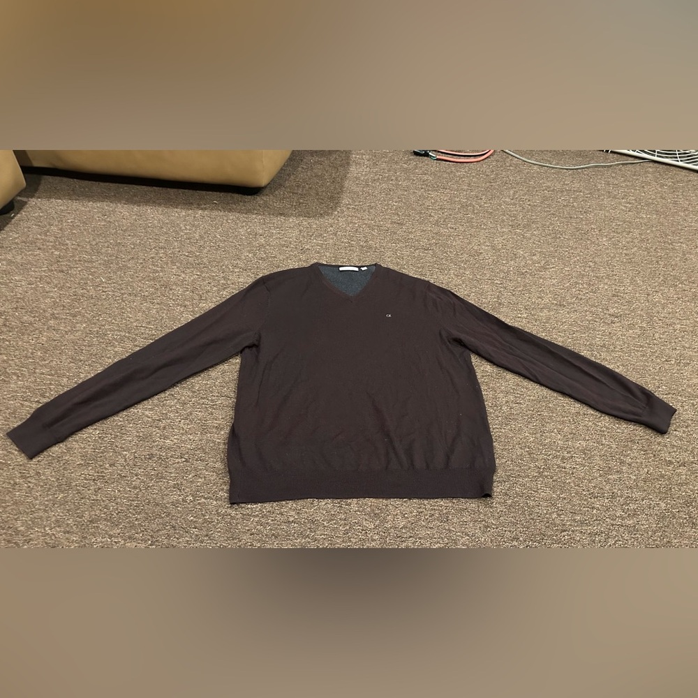 EUC Brown Calvin Klein L European Men's Sweater V-Neck top LS